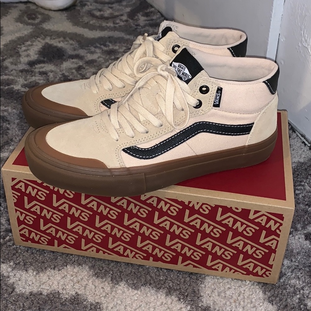 Pro Vans UltraCush HD. Men’s 7.5 Women’s 9